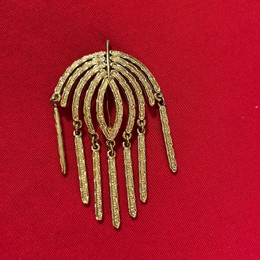 Vintage Coventry gold brooch. Classic and rare gold brooch